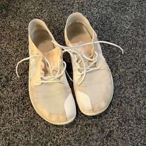 Men’s U.S. 9 vivobarefoot primus lite shoes